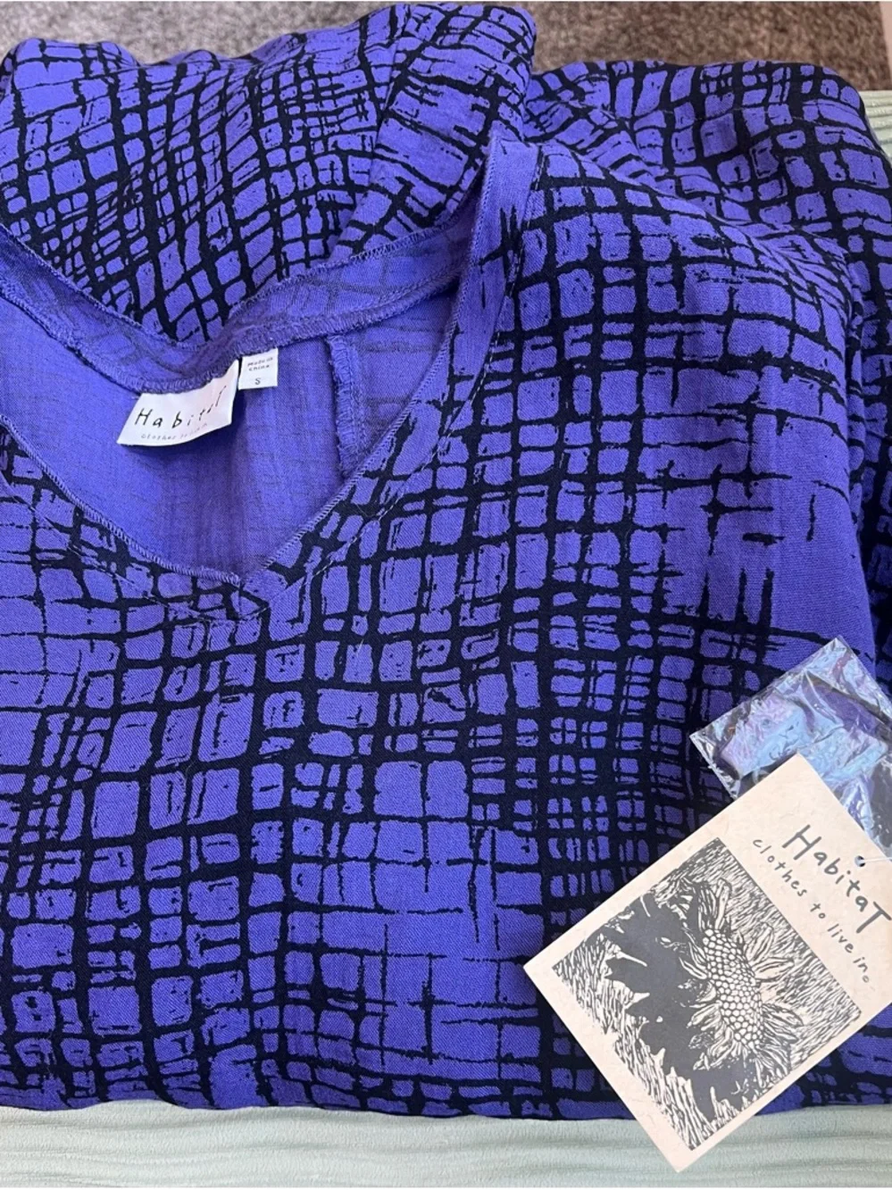 Small NWT Habitat Purple Print Top - Picture 3 of 4